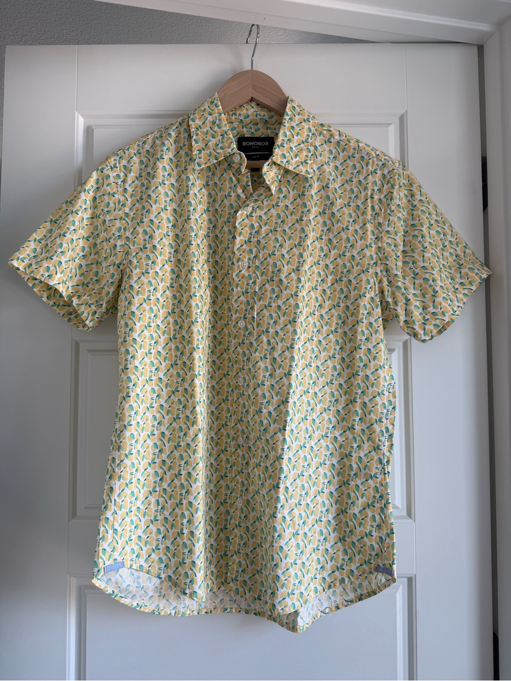 NWOT Men’s Bonobos Yellow Lemon Print Short Sleeve Button-Down Shirt